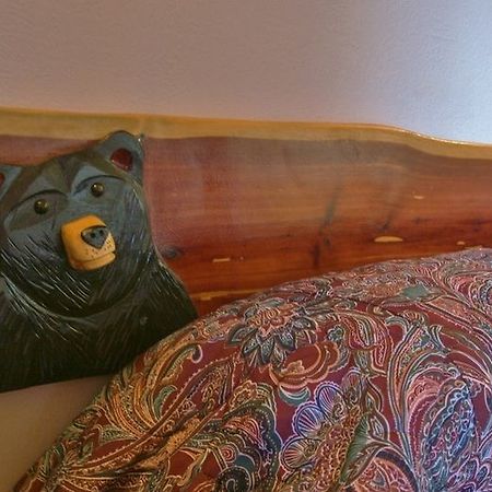 Black Bear Lodge Motel Slade Bagian luar foto