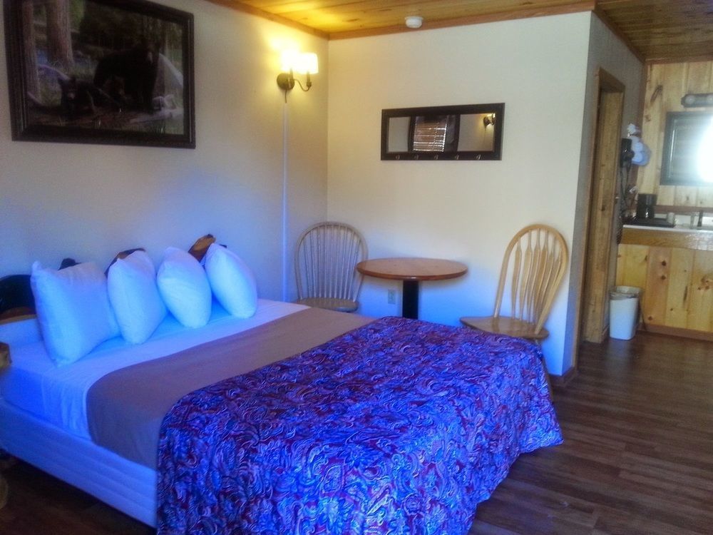 Black Bear Lodge Motel Slade Bagian luar foto