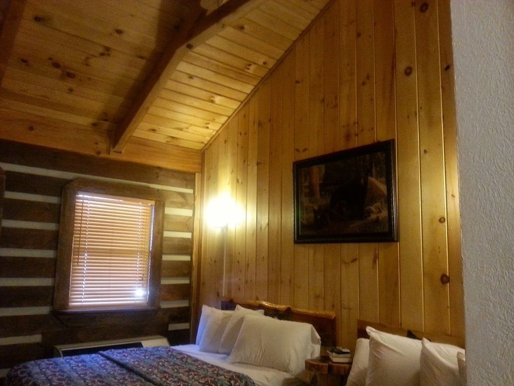 Black Bear Lodge Motel Slade Bagian luar foto